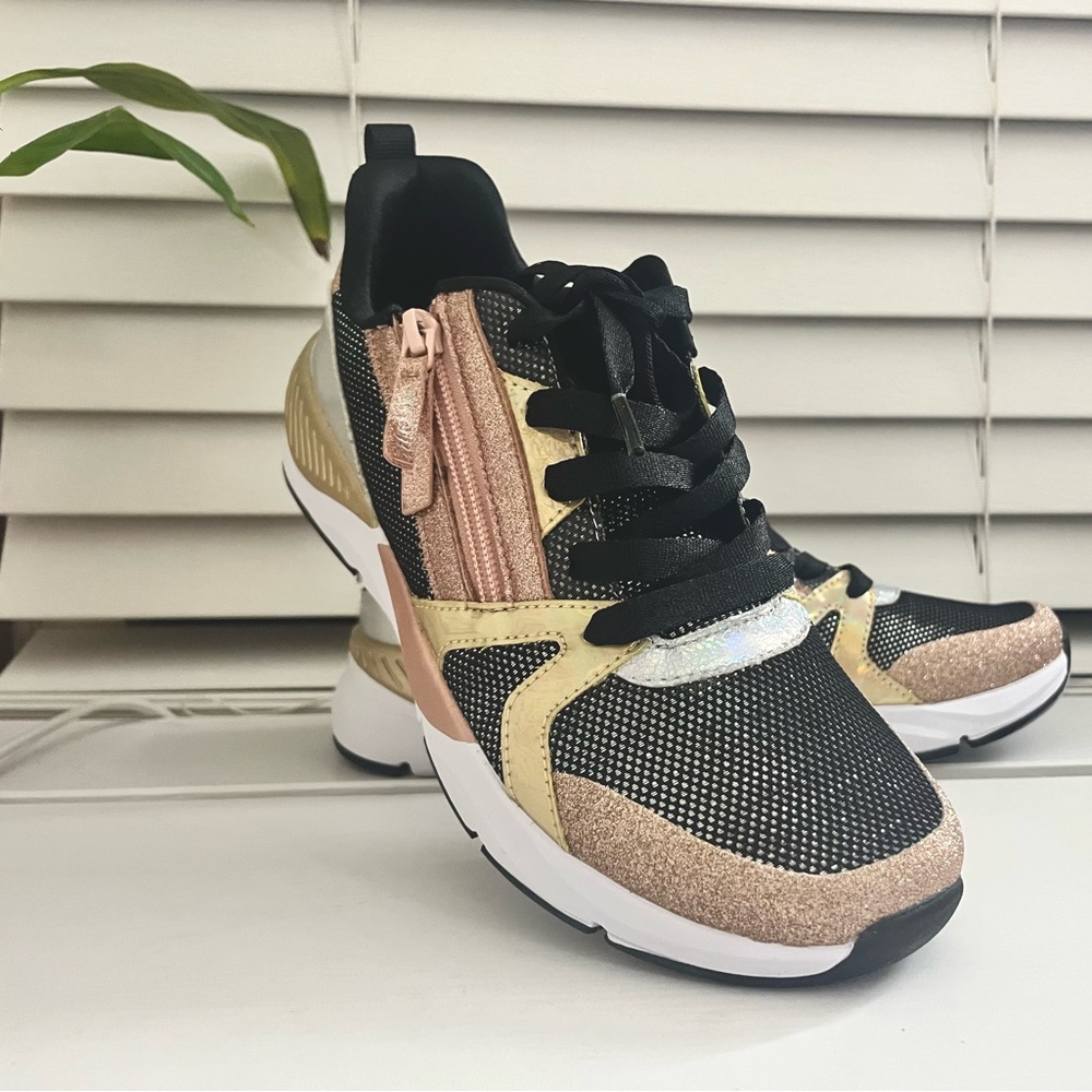 Skechers Unisex-Child Glitter and Metallic. Size Big- Kid 6 (8-12 Yrs) Woman 8.5